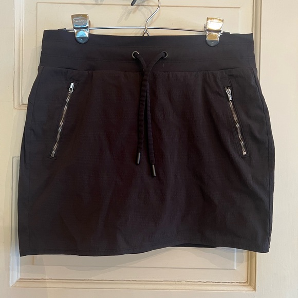 ATHLETA Drawstring Pickleball Skirt with Built-In Shorts and Pockets | size 8 - Picture 1 of 7